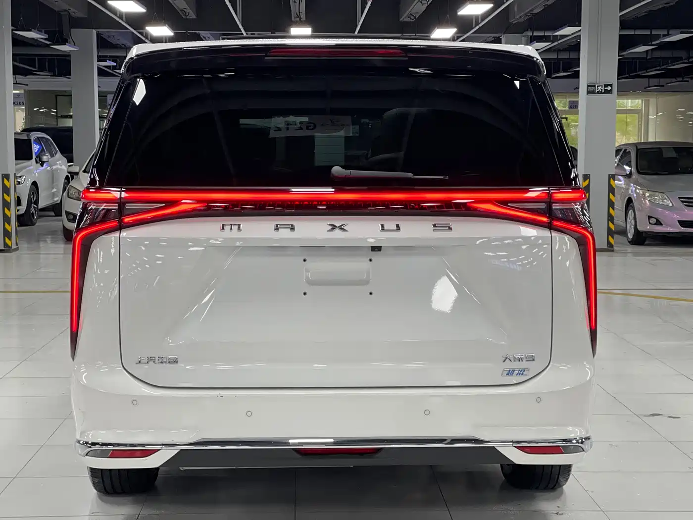 SAIC Maxus Dajia 9 2025 Super Hybrid Ultra-Long-Range Forest Edition 7-Seater фото 14