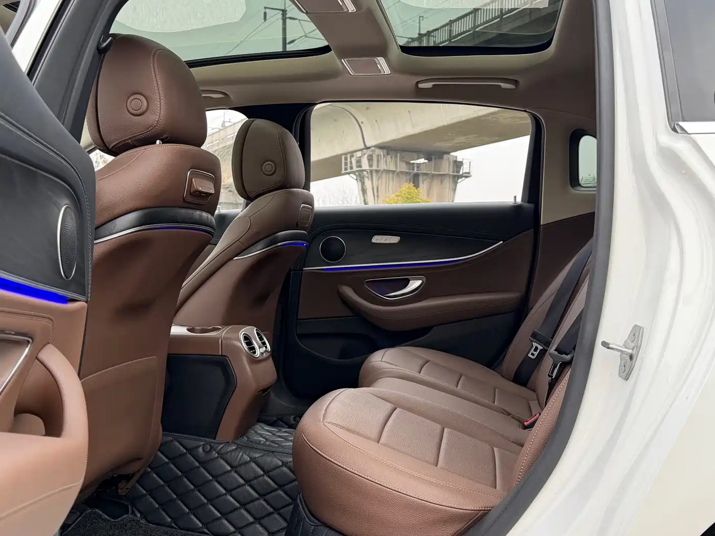 Mercedes-Benz E-Class 2020 E 300 L Sport Fashion Model фото 8
