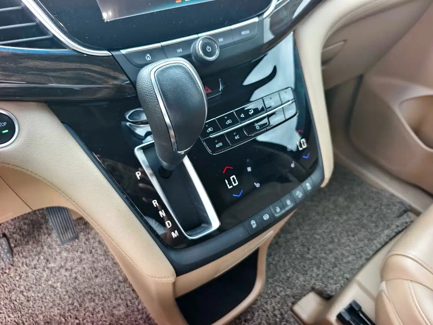 Buick GL8 2017 ES 28T Luxury China V фото 9