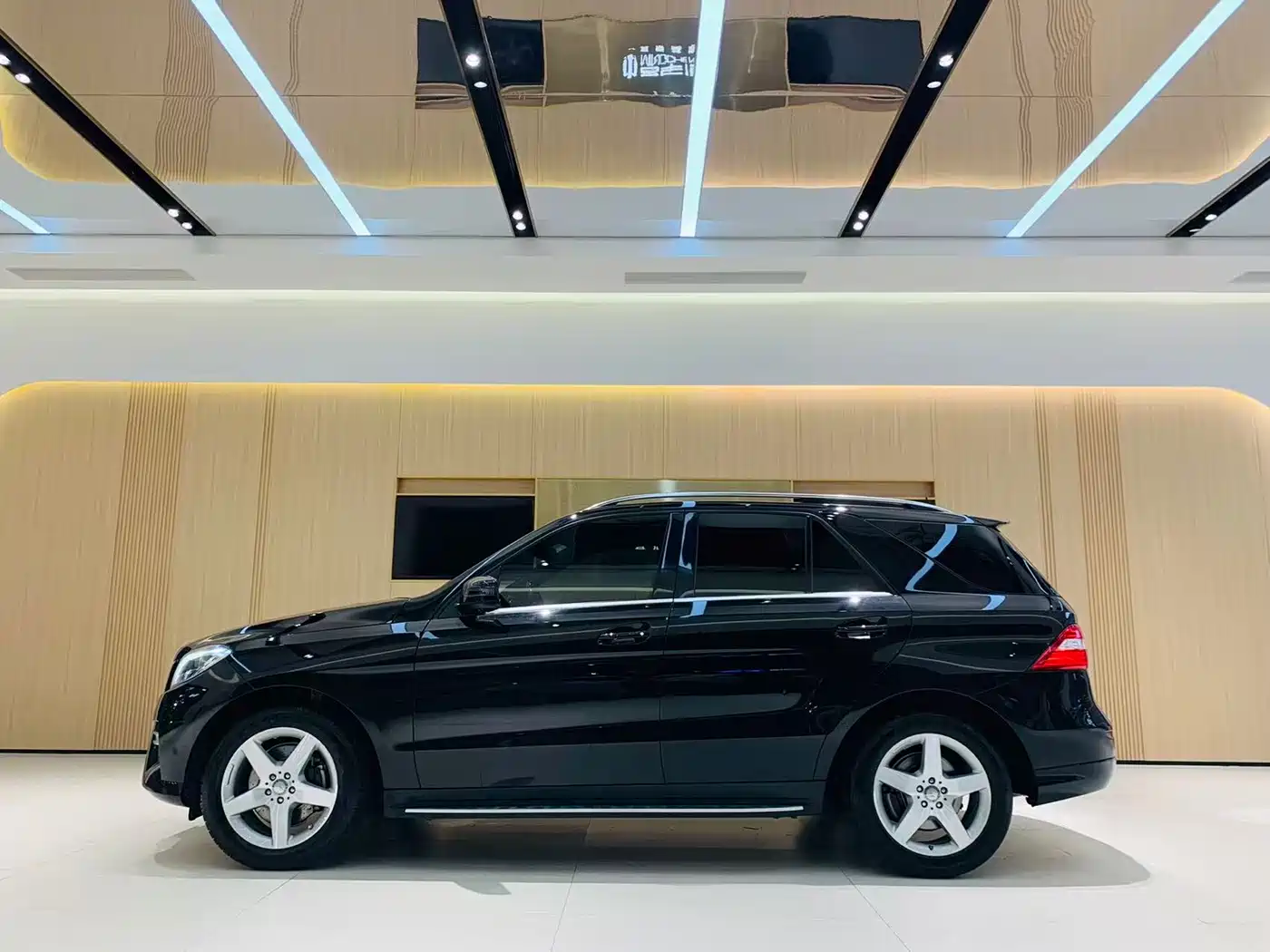 Mercedes-Benz M-Class 2015 ML 400 4MATIC Luxury фото 3