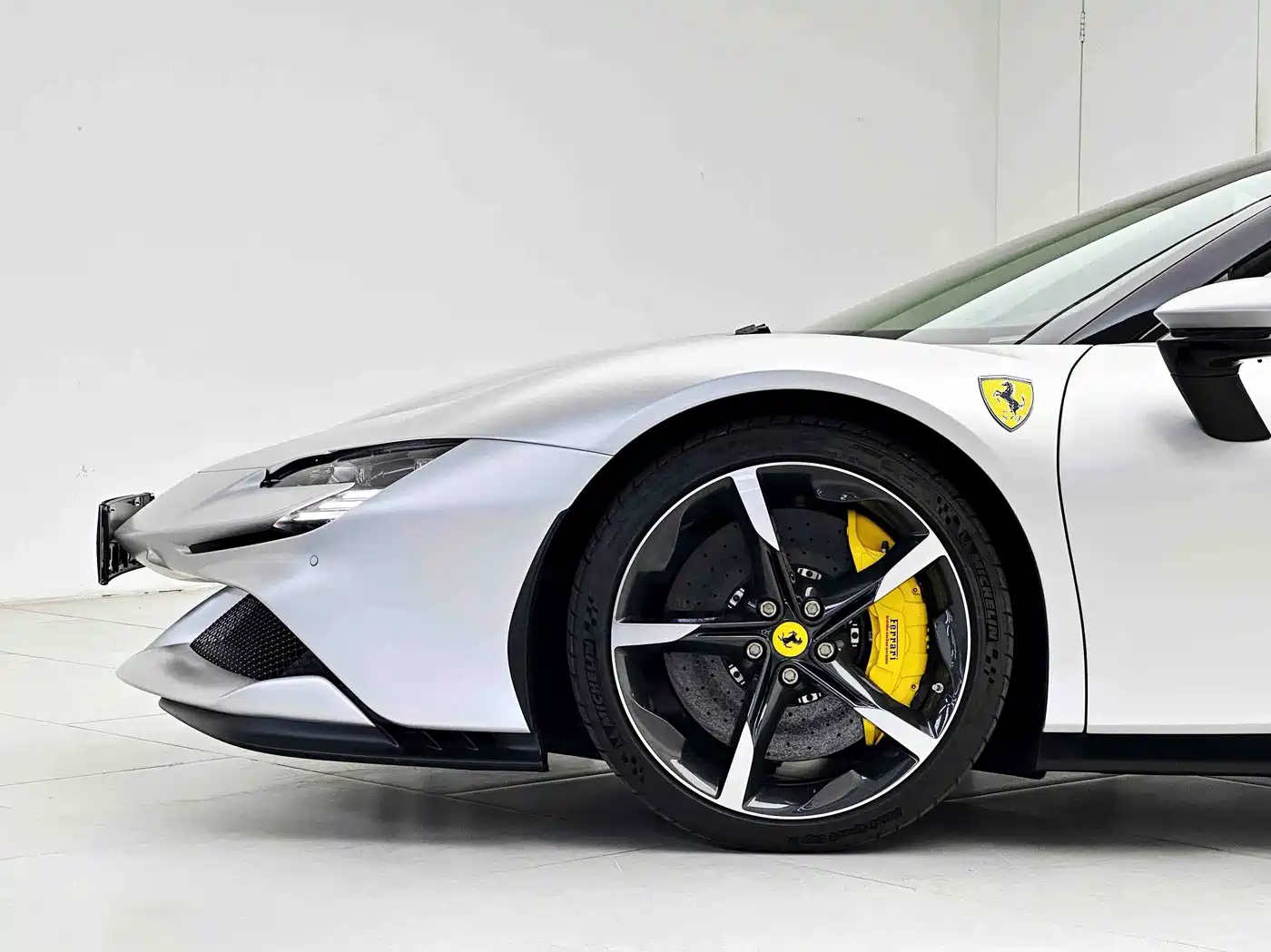 Ferrari SF90 2024 2021 3.9T V8 Spider