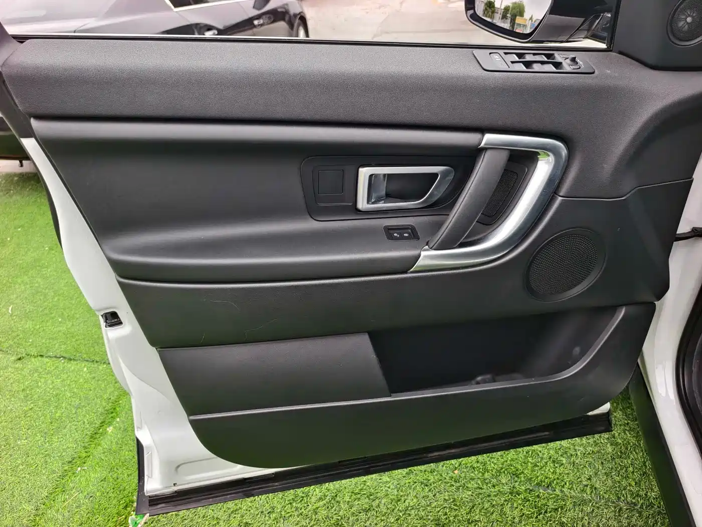 Land Rover Discovery Sport 2018 240PS SE Edition фото 8
