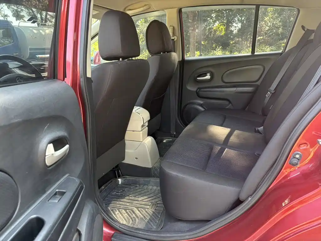 Venucia R50 2016 2015 1.6L Automatic Fashion Edition