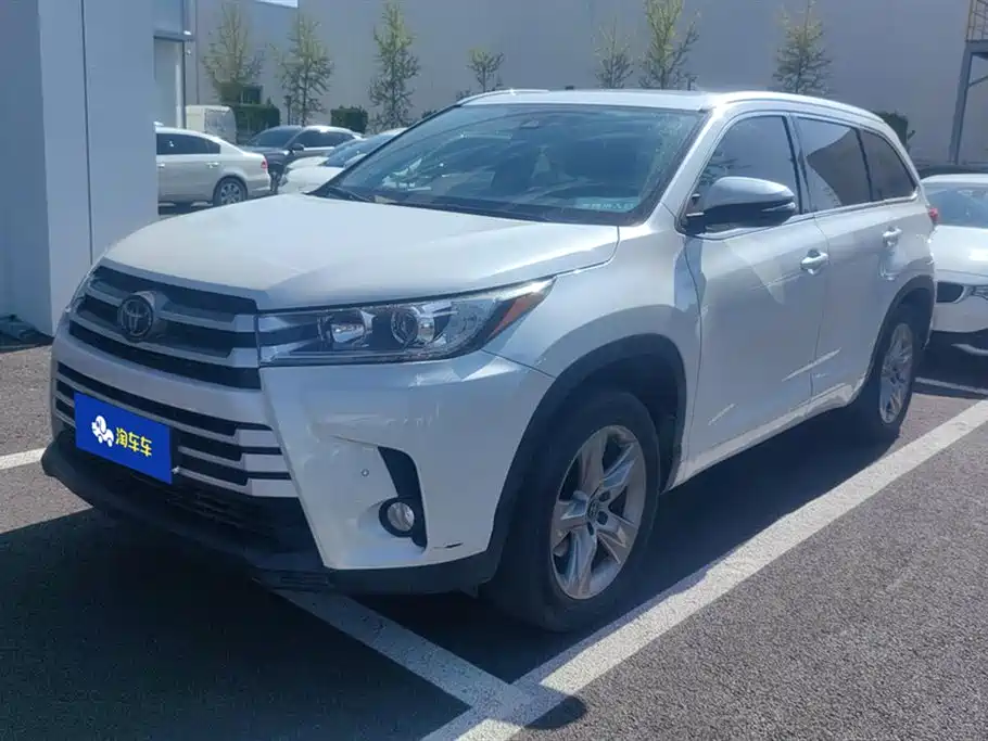 TOYOTA HIGHLANDER