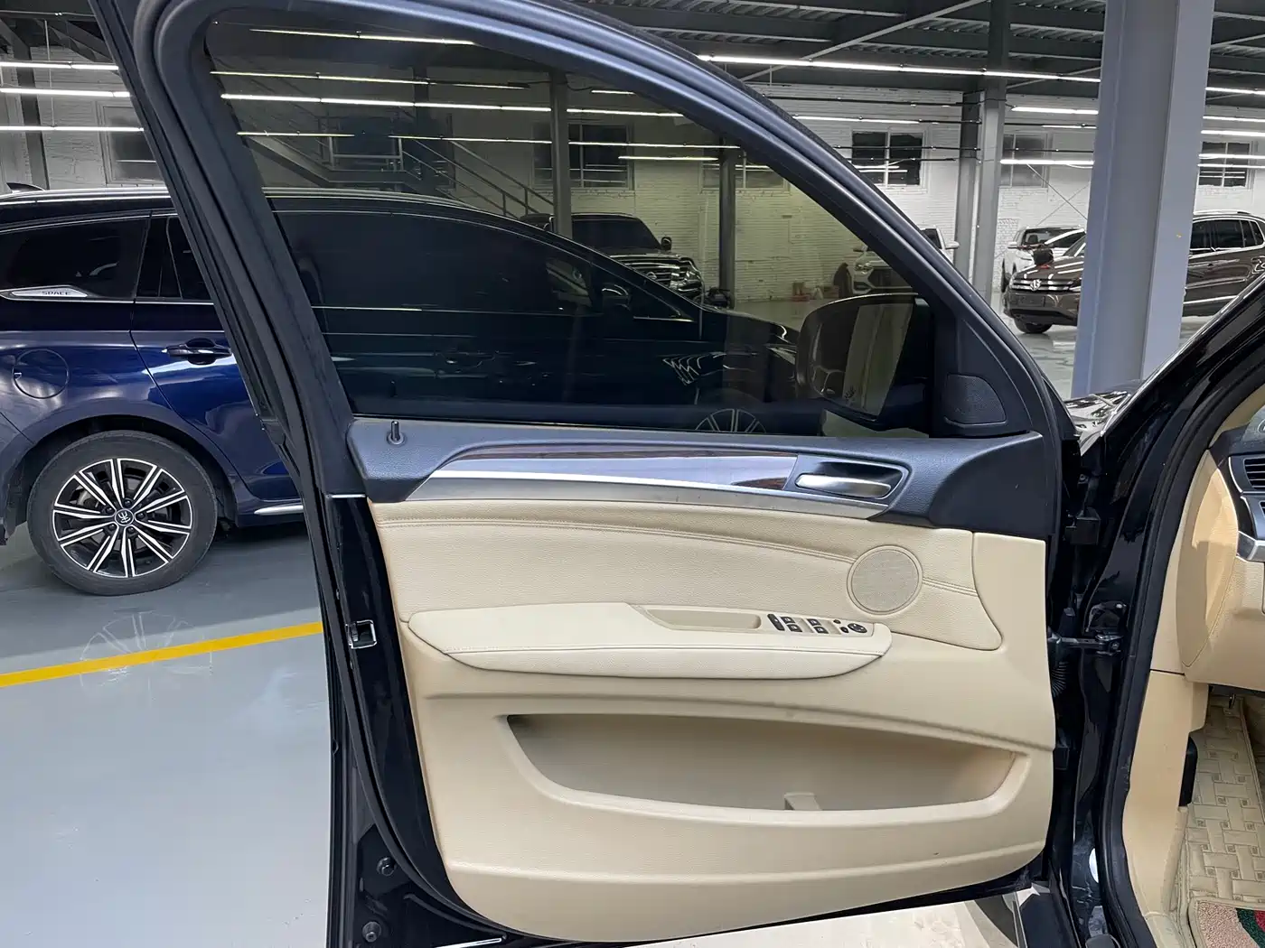 BMW X6 2011 xDrive35i фото 11