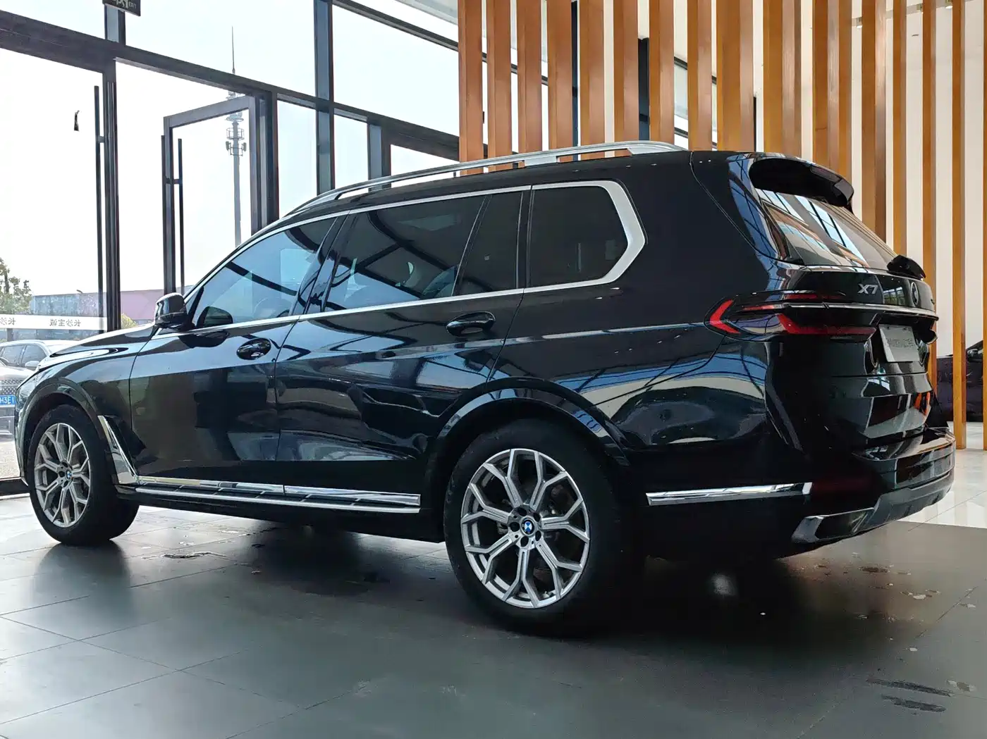 BMW X7 2024 xDrive40i Leading Luxury Package фото 4