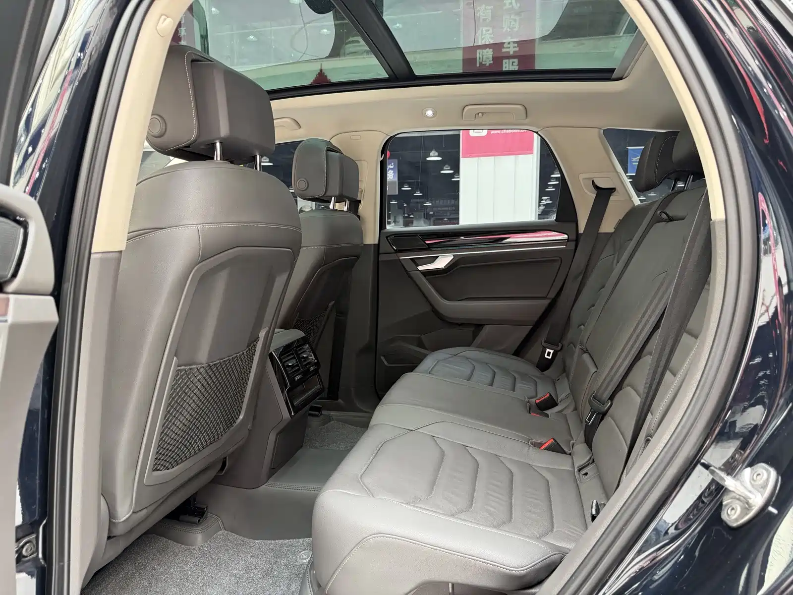 Фото 8 - Volkswagen Touareg