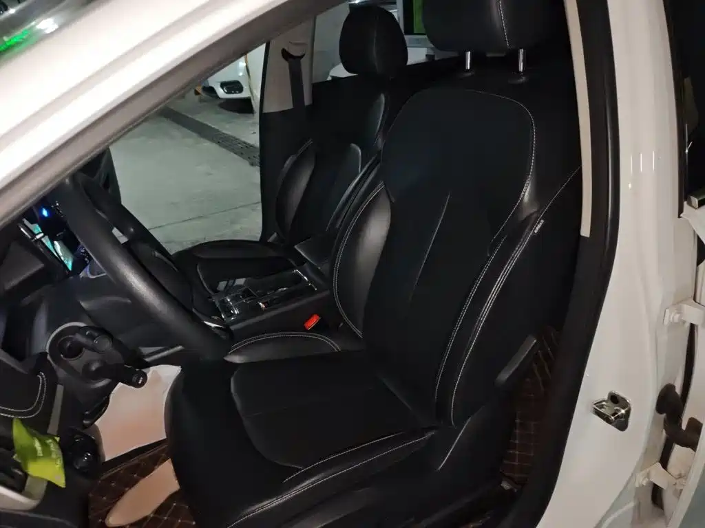 Roewe i6 2021 2020 PLUS 1.6L CVT 4G Connected Glory Flagship Edition