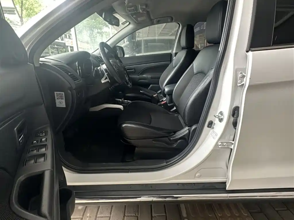 Peugeot 4008 (Import) 2013 2.0L 2WD Fashion фото 17
