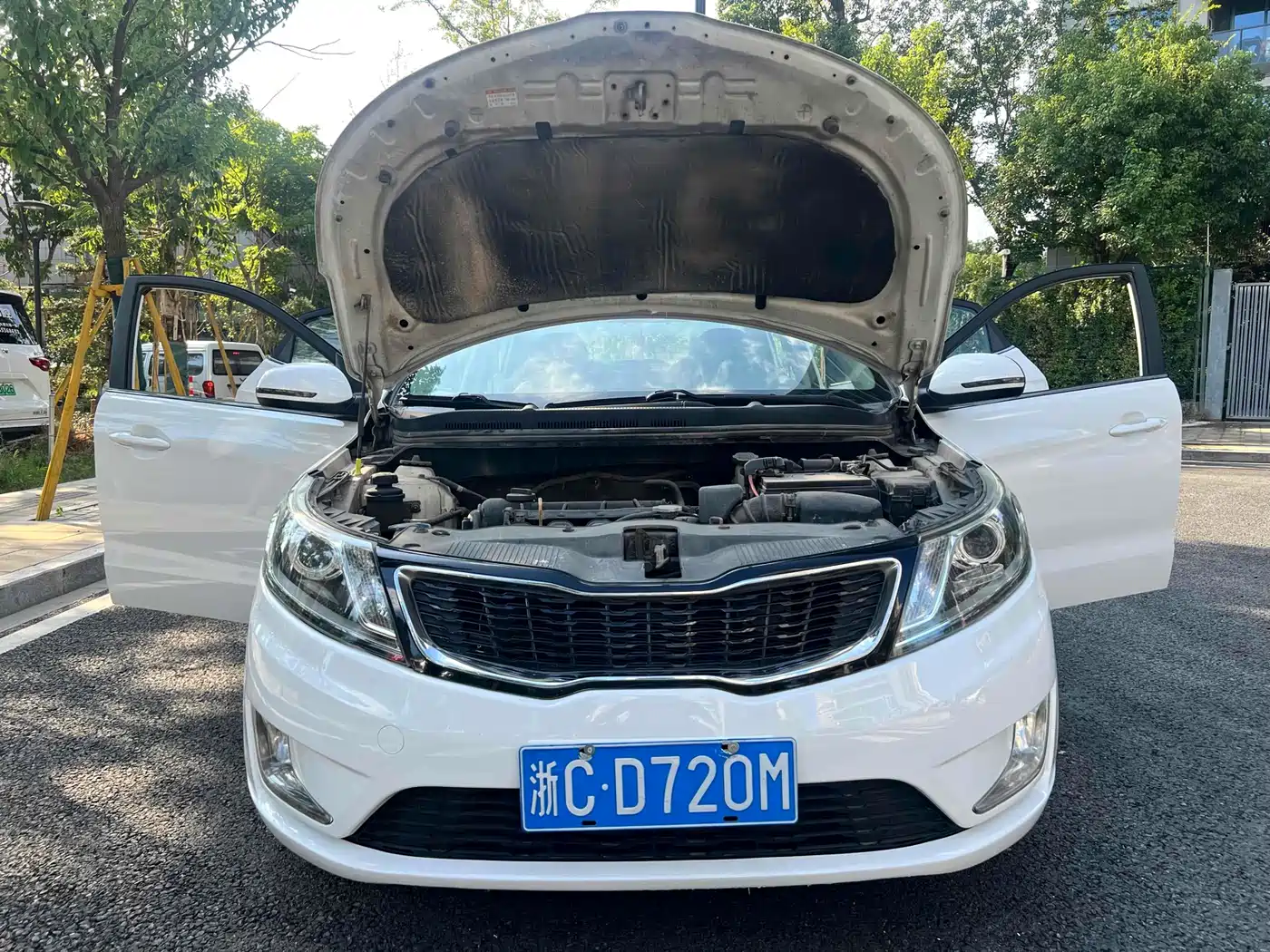 Kia K2 2012 Sedan 1.4L AT Premium ECO Commemorative Edition фото 25