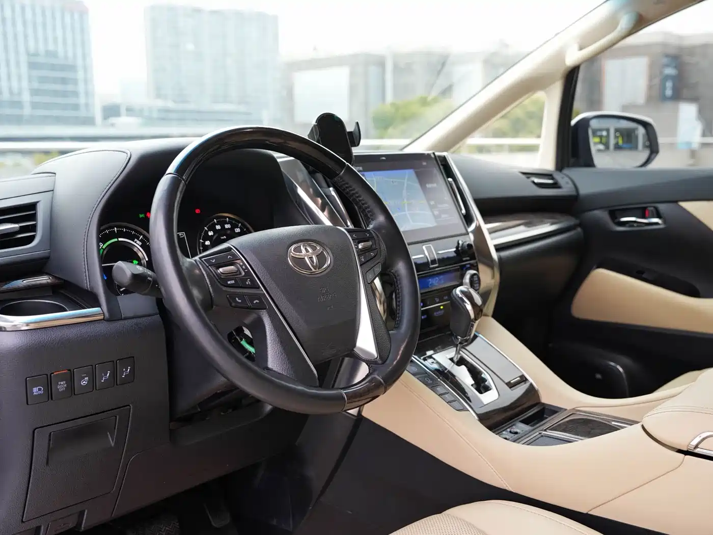 Toyota Alphard 2023 Dual Hybrid 2.5L Ultimate Gold Edition фото 5