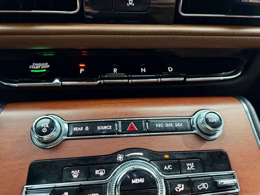 Lincoln Aviator, миниатюра 23
