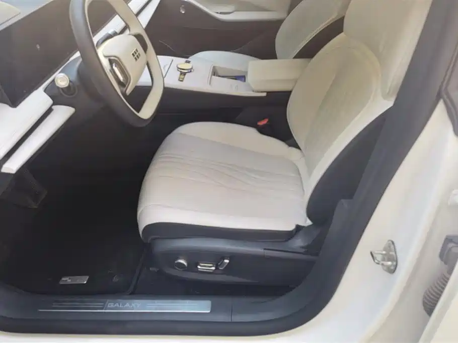 GEELY GALAXY GALAXY E8