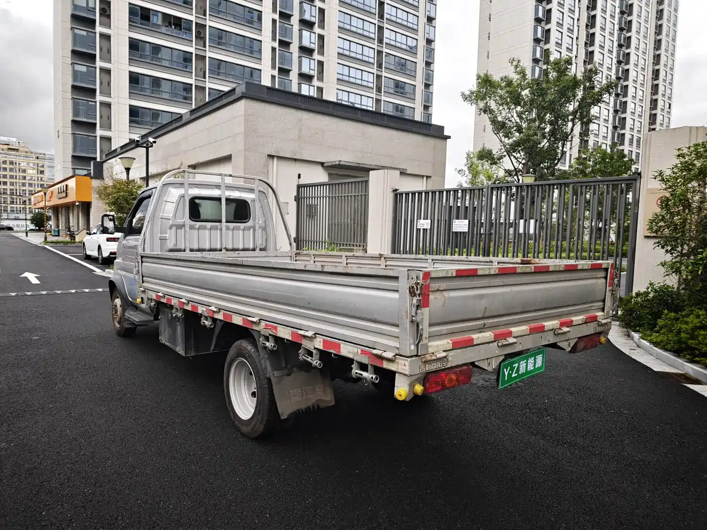 Yuan Cheng Farizon Star Enjoy F1E 2024 2023 Flatbed Truck CATL 53.58kWh