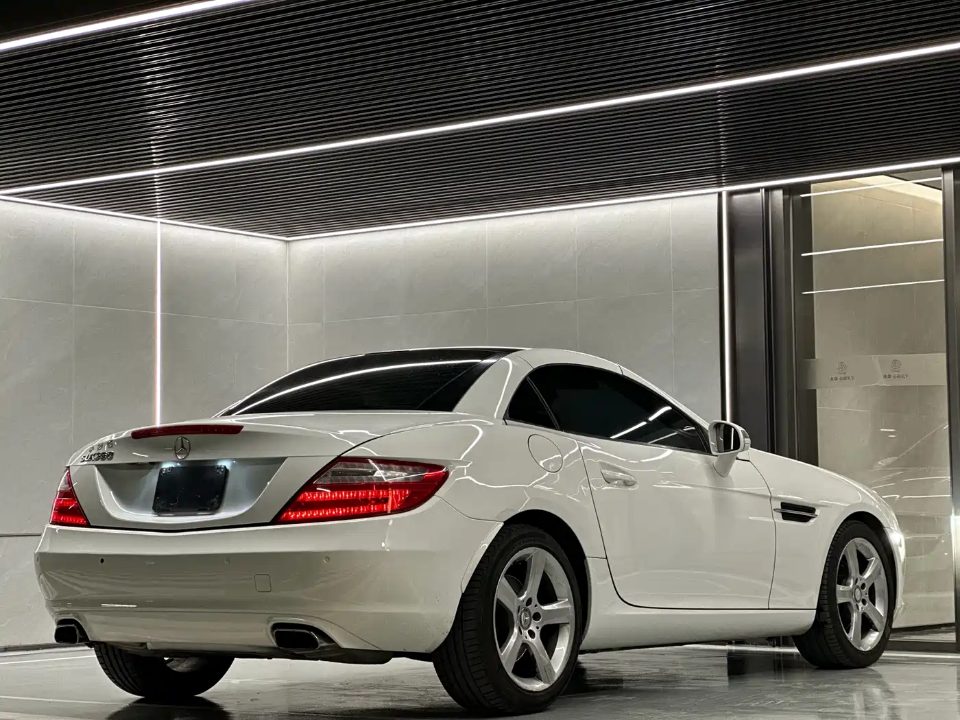 Mercedes-Benz SLK-Class 2011 SLK 200 Fashion фото 31