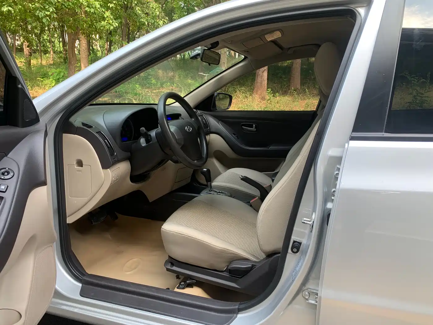 Hyundai Elantra 2011 1.6L Automatic Comfort фото 7
