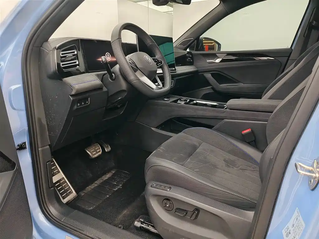 Volkswagen Tiguan L 2024 PRO 380TSI 4WD R-Line Premium Edition фото 7