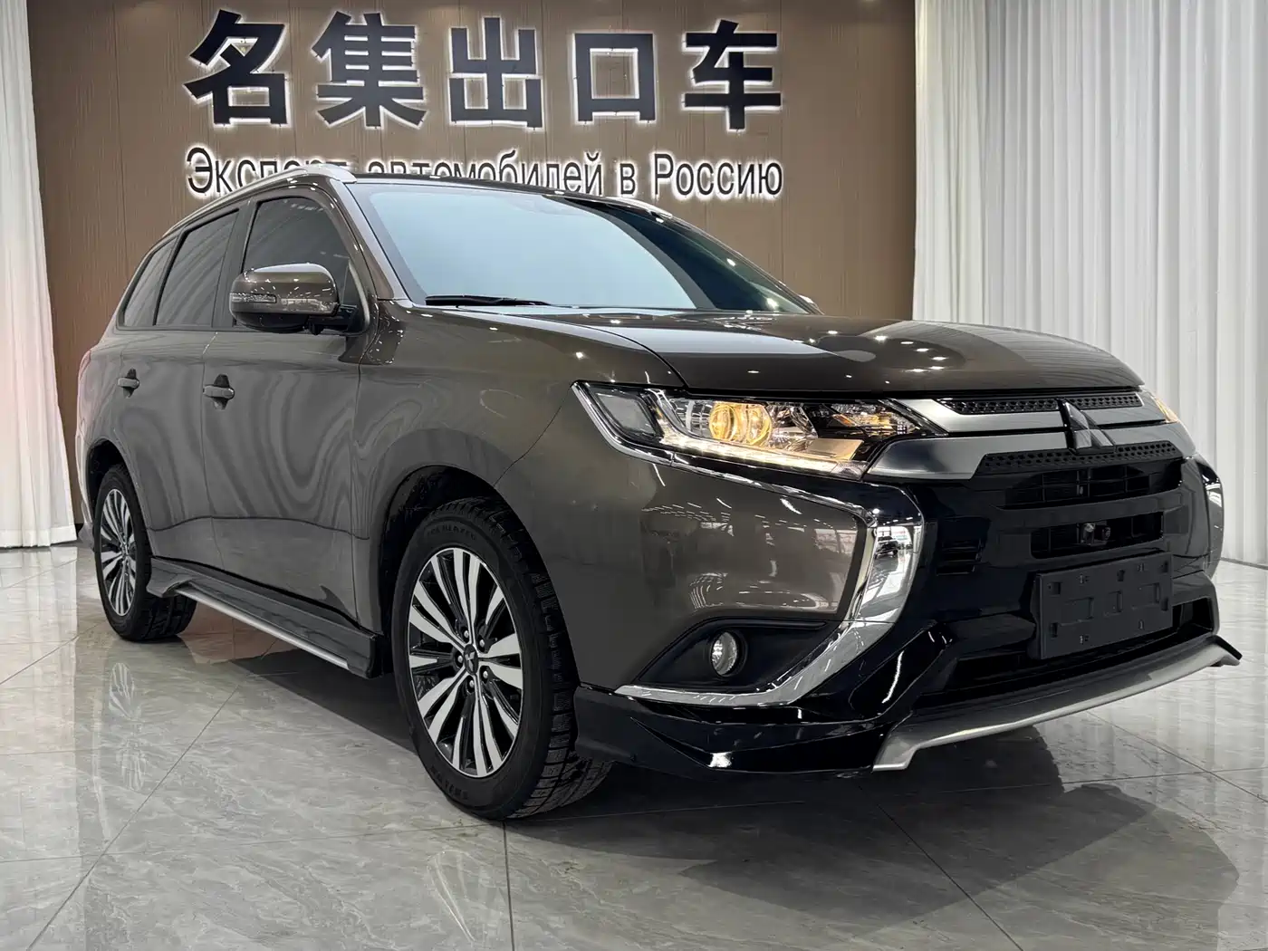 MITSUBISHI OUTLANDER