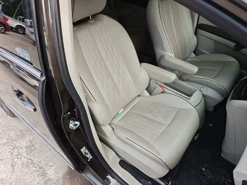 Фото 25 - Buick GL8
