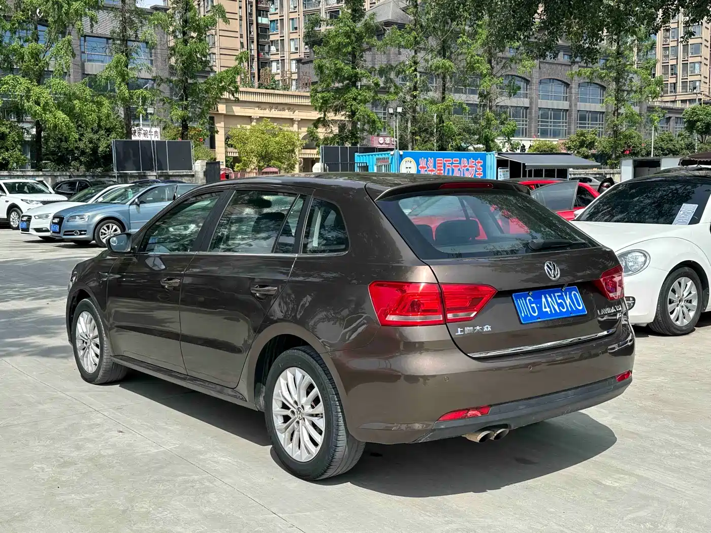 Volkswagen Lavida Tour 2013 1.4TSI Automatic Luxury фото 9