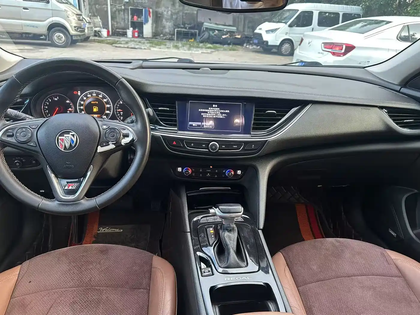 Фото 9 - Buick Regal