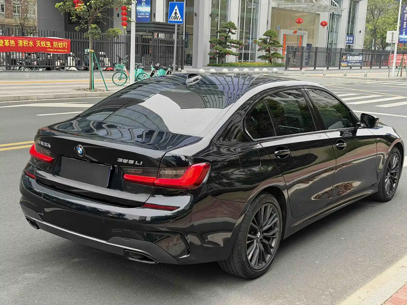 BMW 3 SERIES