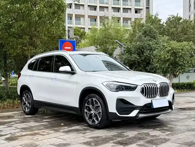 BMW X1 2020 sDrive25Li Leading Model — фото 3