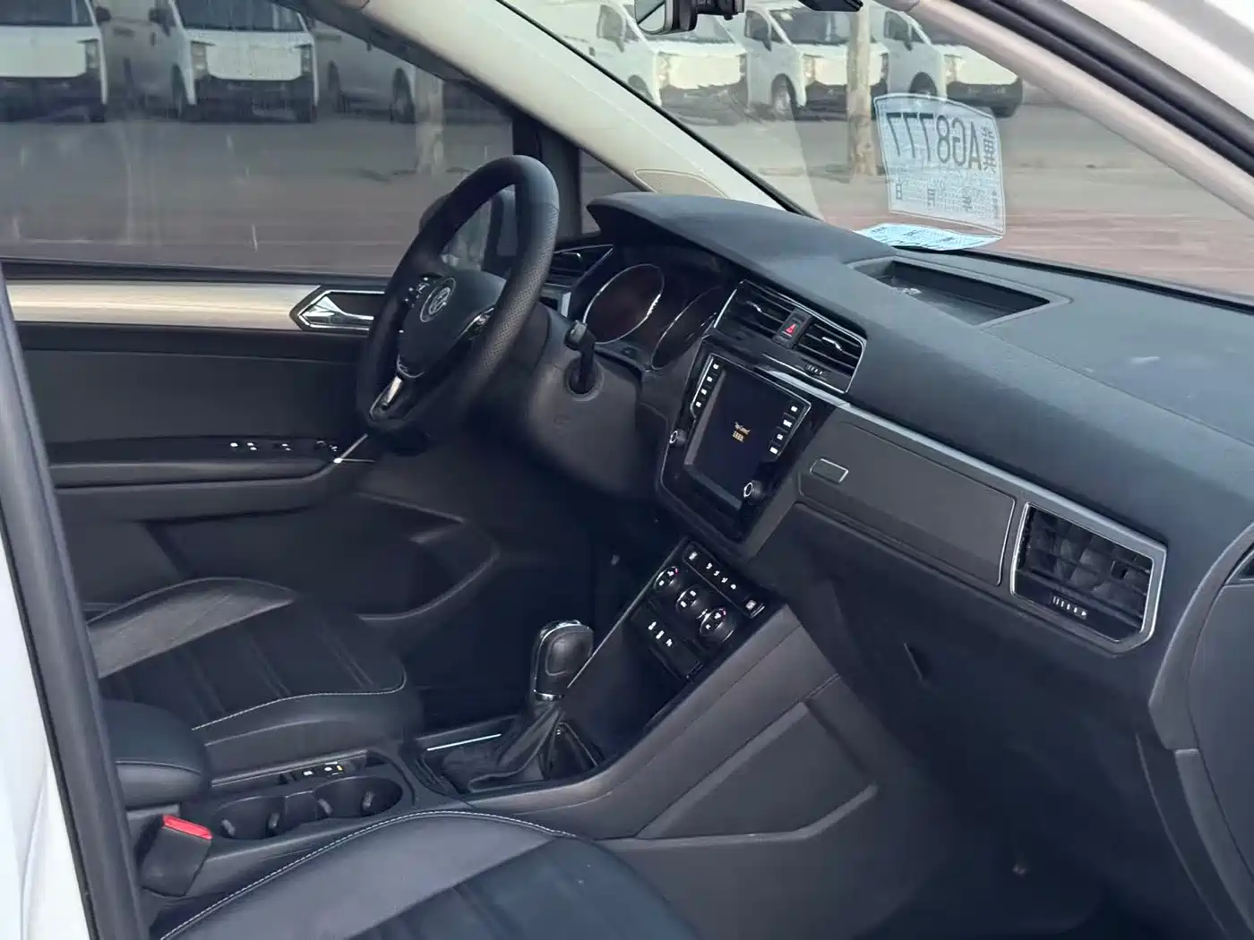 Volkswagen Touran 2018 Touran L 280TSI DSG Elegance 7-seater фото 11