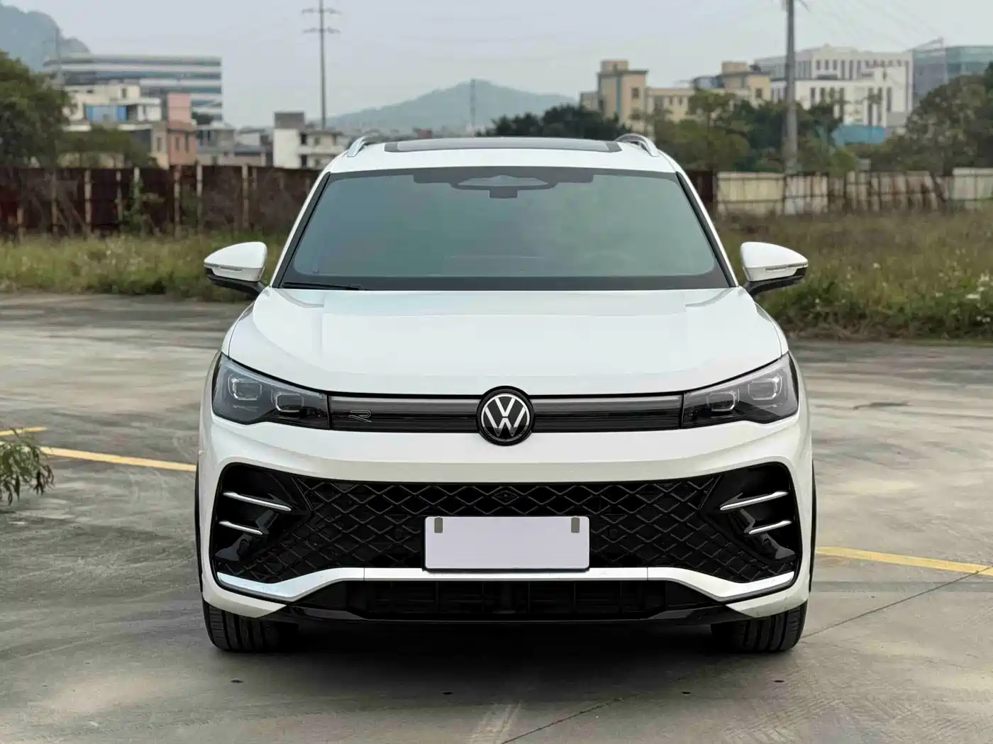 Volkswagen Tiguan L 2024 PRO 330TSI 2WD Intelligent Leader Edition фото 2