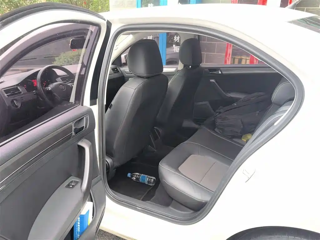 Volkswagen Santana 2018 1.5L Automatic Comfort Edition фото 14