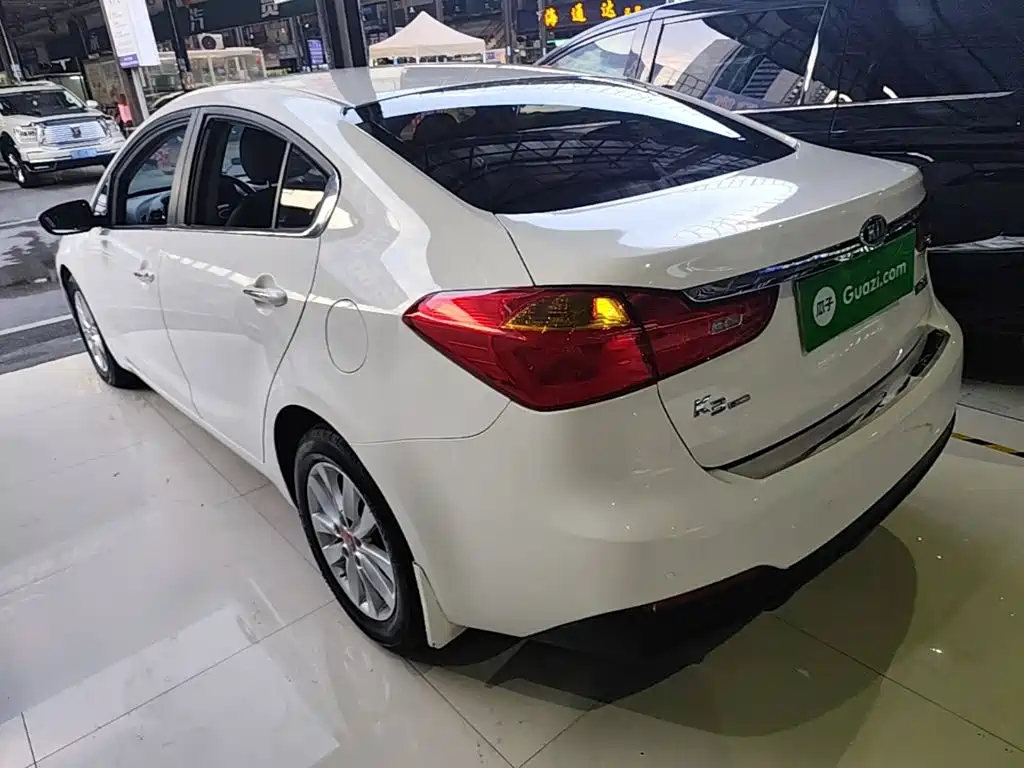 Фото 5 - Kia K3