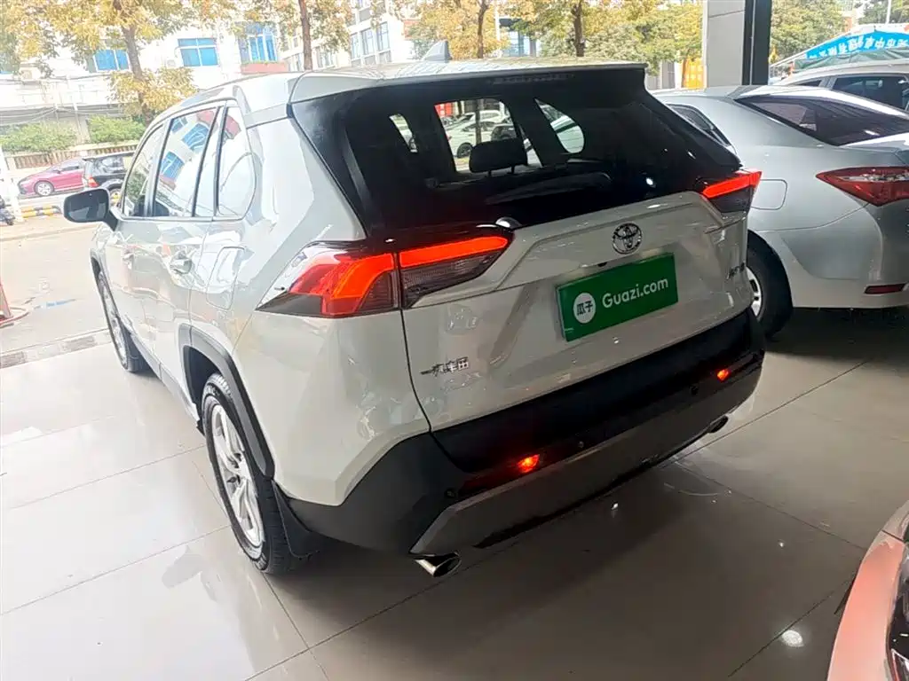 Toyota RAV4 Rongfang 2020 2.0L CVT 2WD Fashion PLUS фото 5