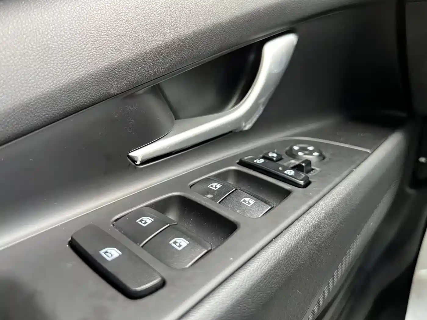 Hyundai Elantra 2023 Model 1.5L CVT LUX Premium Edition фото 15