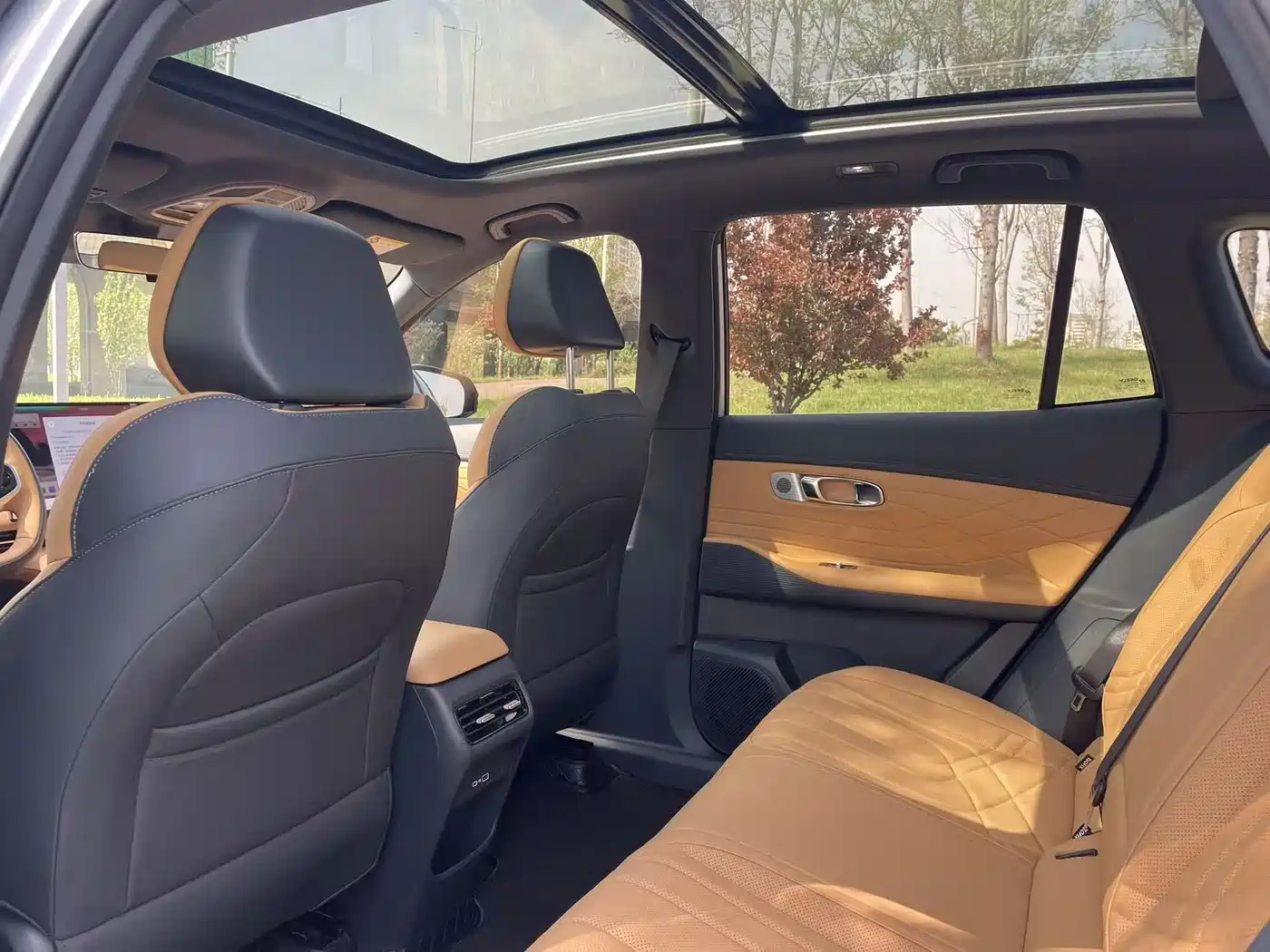 Geely Galaxy Galaxy Starship 7 EM-i 2025 Model 120km Explorer+ Edition фото 6