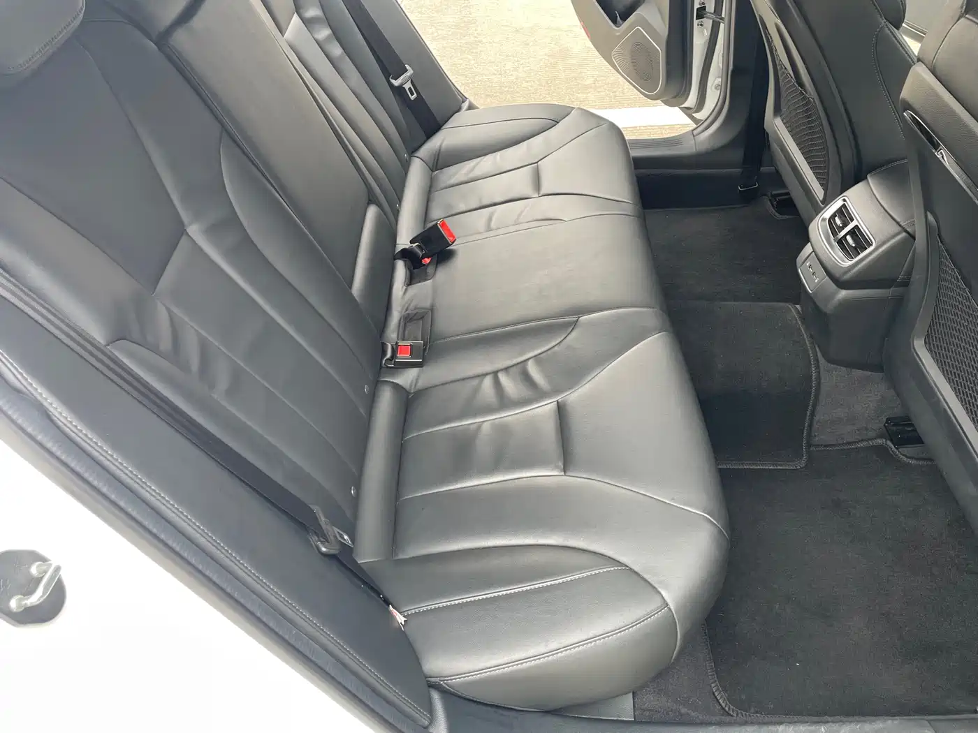 Hongqi H5 2020 1.5T DCT Qi Rhythm Edition фото 11