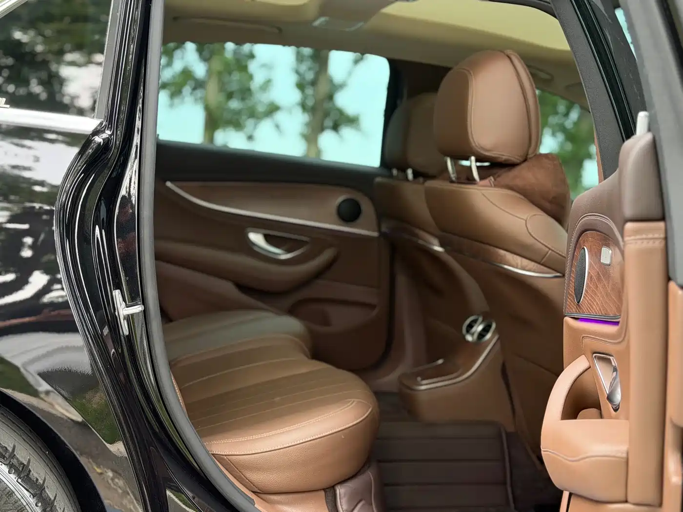 Mercedes-Benz E-Class 2023 E 300 L Fashion фото 11