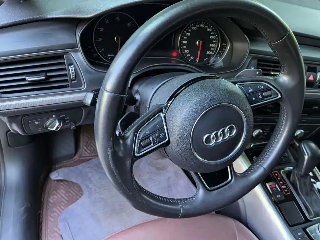 Фото 10 - Audi A6L