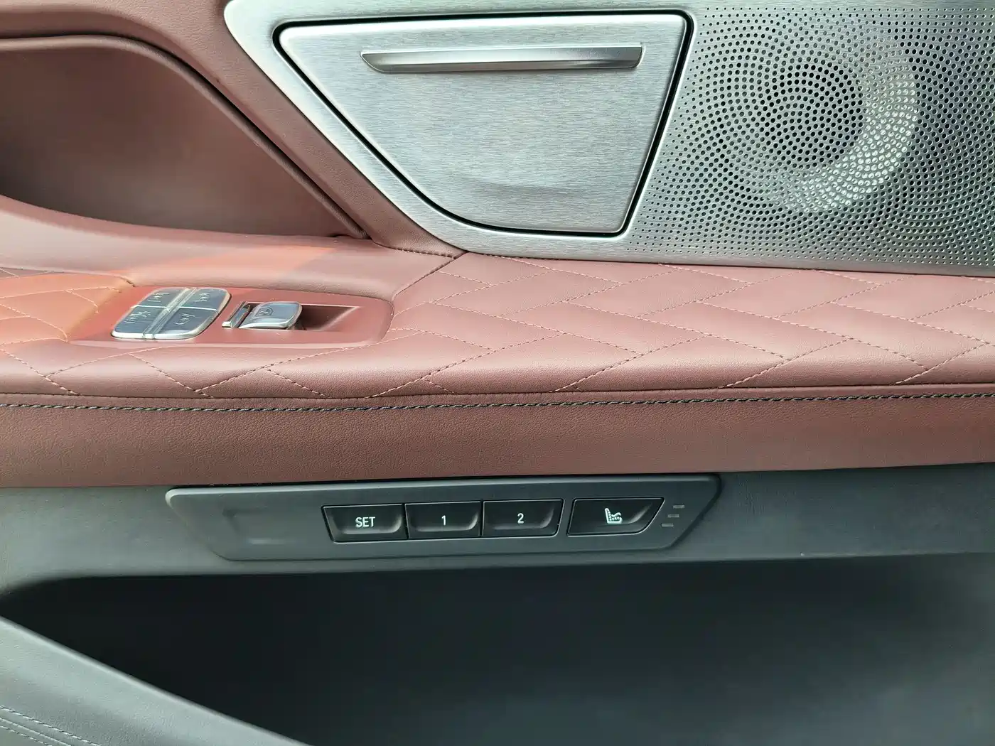 BMW 7 Series 2019 Facelift 740Li xDrive Executive M Sport Package фото 19