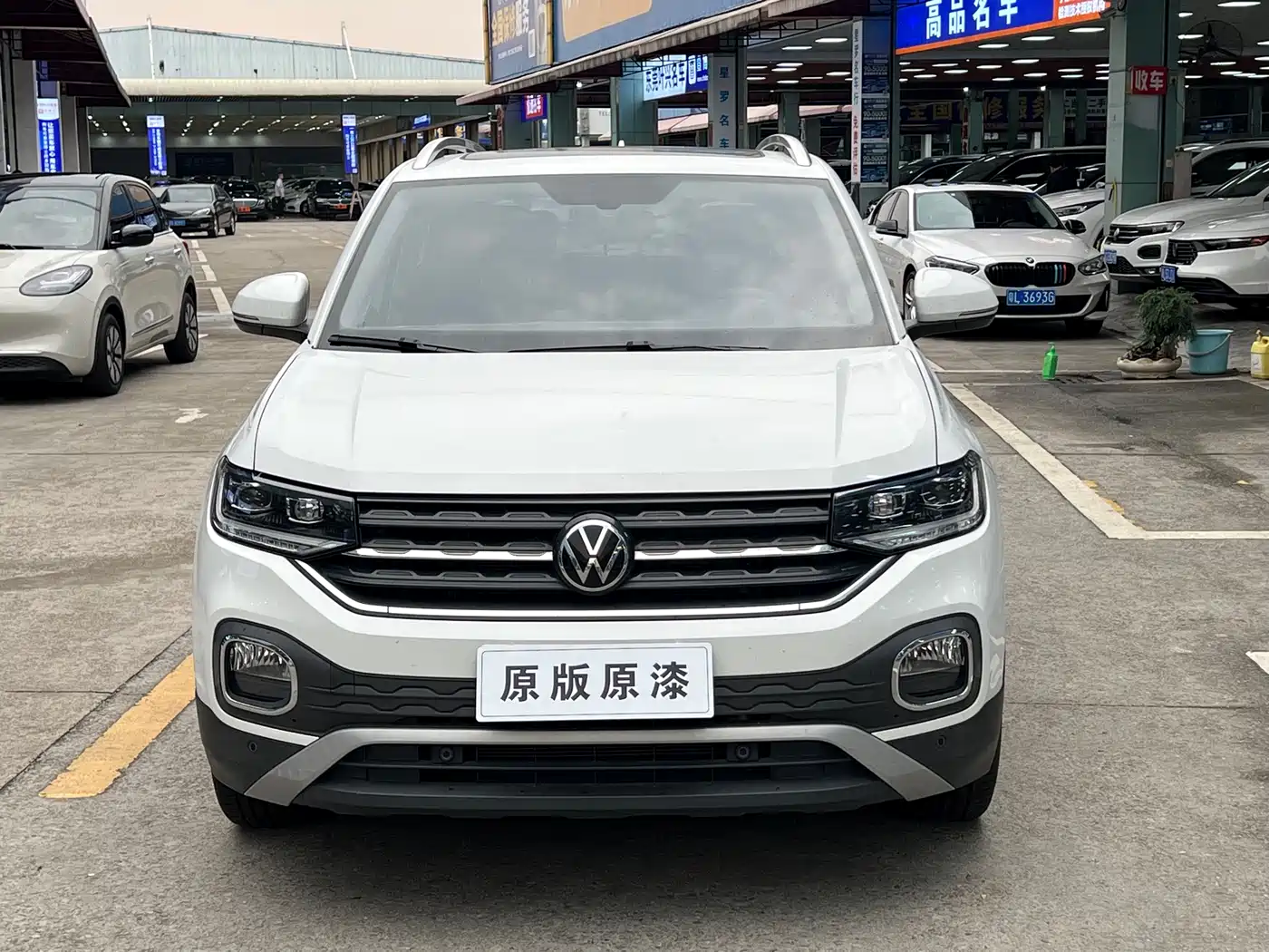 VOLKSWAGEN EXPLORING THE SHADOW