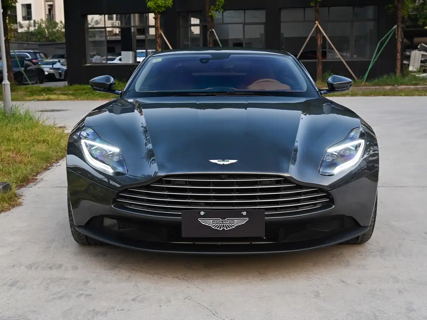 Aston Martin DB11 2022 — пригон из Китая