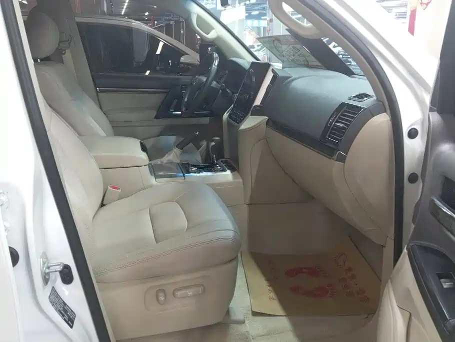 Toyota Land Cruiser (Import) 2019