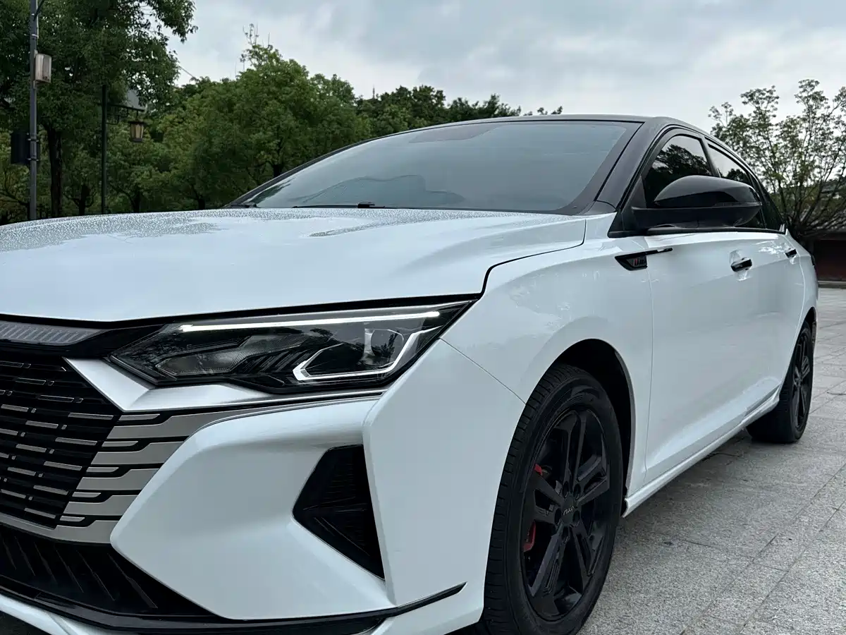 Dongfeng Aeolus Yixuan MAX 2023 2024 1.5T Racing Edition