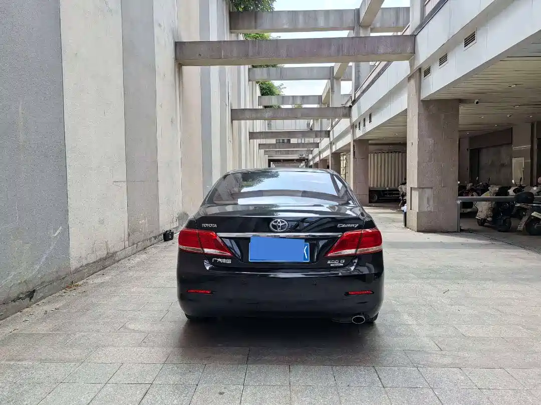 Фото 5 - Toyota Camry