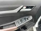Фото 12 - Geely Vision