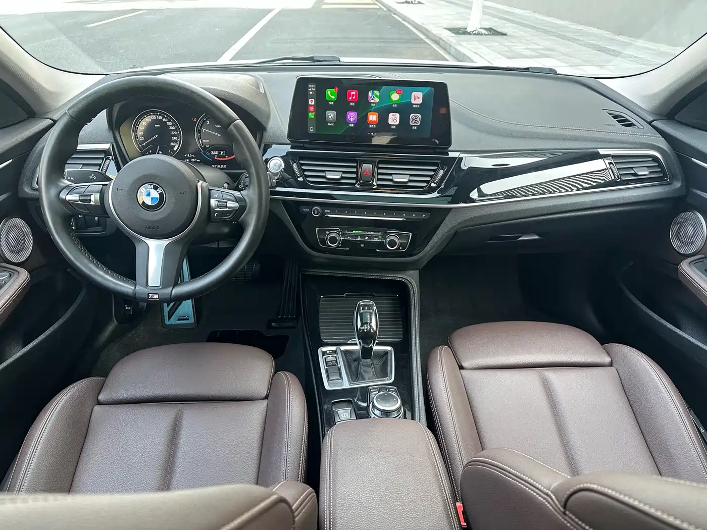 BMW 1 Series 2022 120i M Sport Shadow Edition фото 11