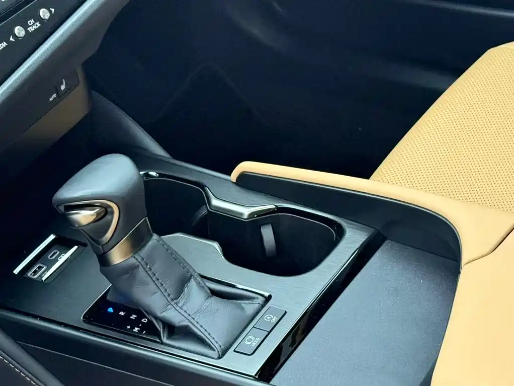Lexus ES 2022 200 Excellence Edition фото 7