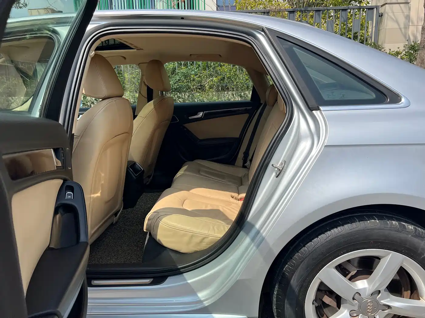 Audi A4L 2013 35 TFSI Automatic Comfort фото 10