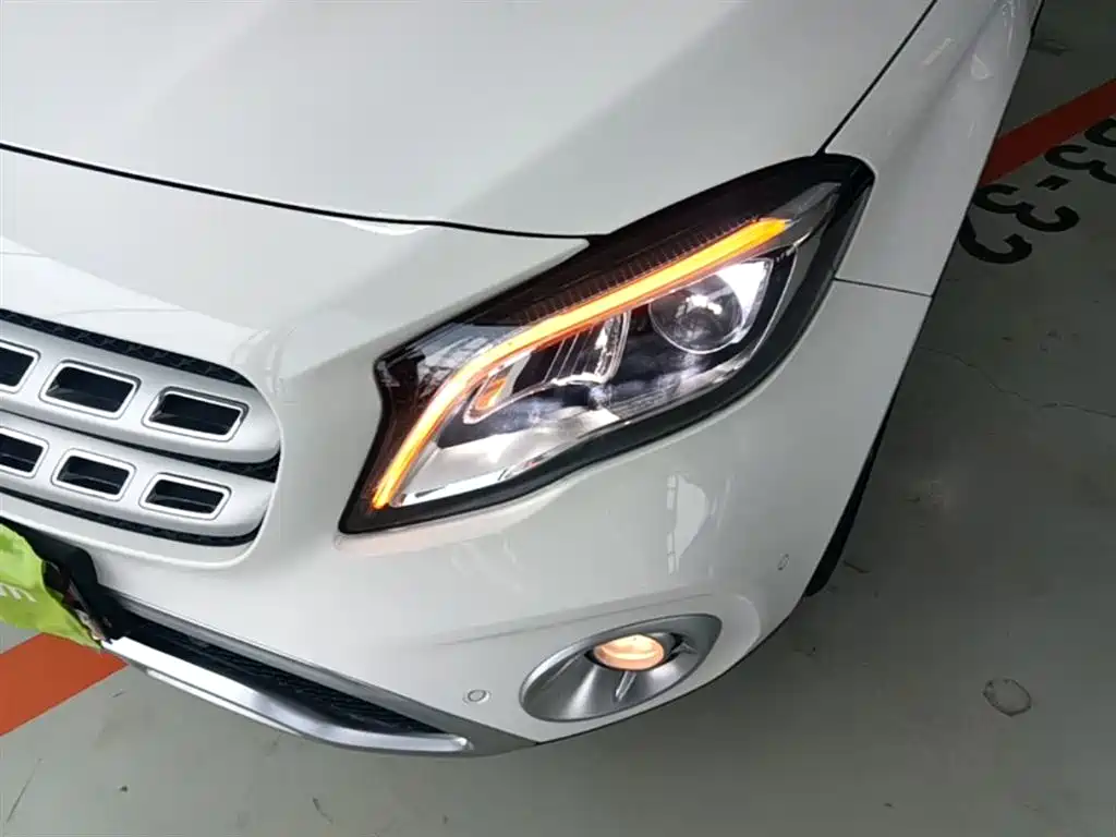Mercedes-Benz GLA 2017 GLA 220 4MATIC Fashion фото 24