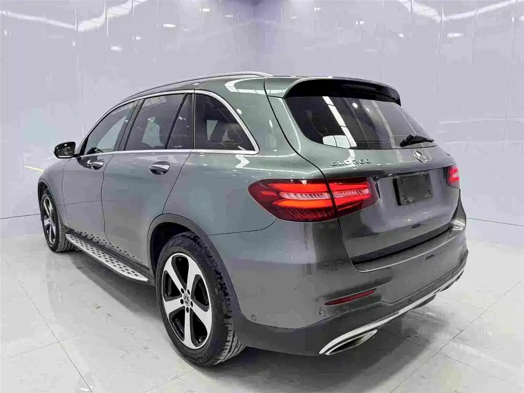 Mercedes-Benz GLC 2018 Facelift GLC 260 4MATIC Luxury фото 3