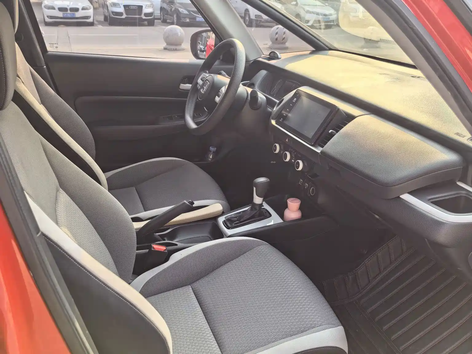 Photo 5 - Honda Fit